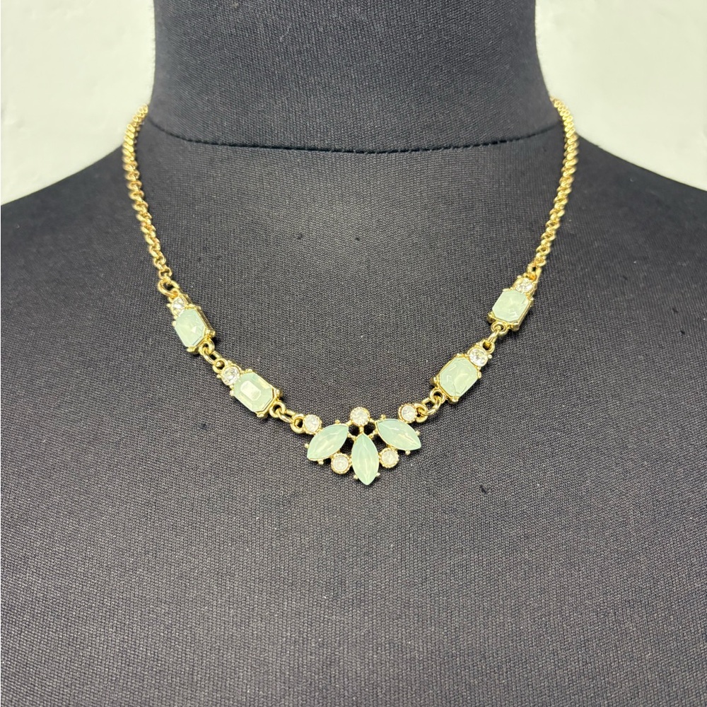Liz Claiborne Necklace w/ Pale Green